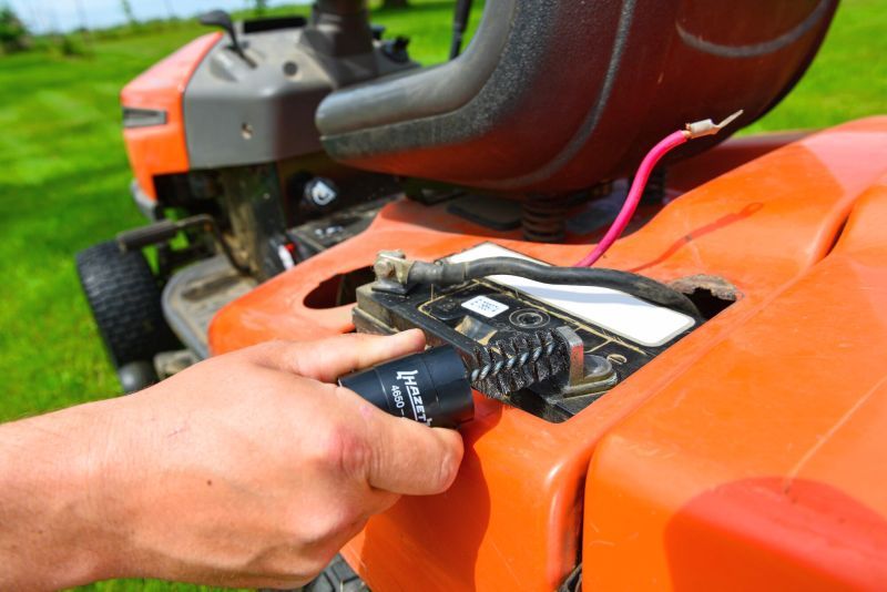 HAZET Drahtbürste, Batteriepol-/Klemmenreinigung (4650-4)